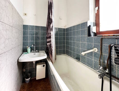 Bad WHG EG - Mehrfamilienhaus, Wohnhaus mit 181,00 m&sup2; in Tuttlingen zum Kaufen