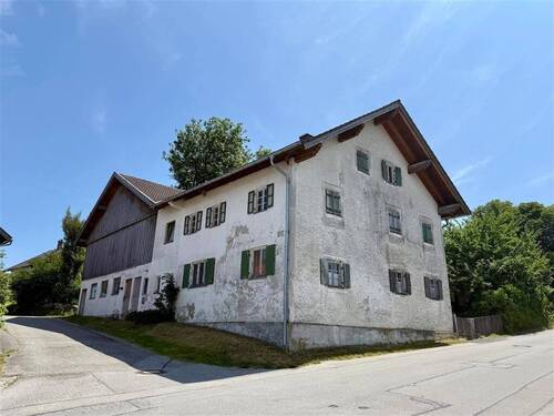 Stallgebäude und Wohnhaus - 