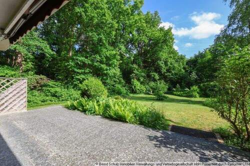 8 Blick in den Garten - 