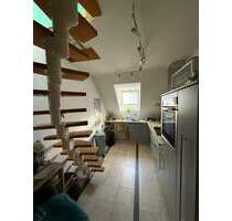 Helle 3-Zimmer-Dachgeschosswohnung mit Hobbyraum auf separater Etage - Krefeld Cracau