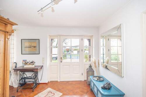 Eingangsbereich - 5 Zimmer Einfamilienhaus zum Kaufen in Stade