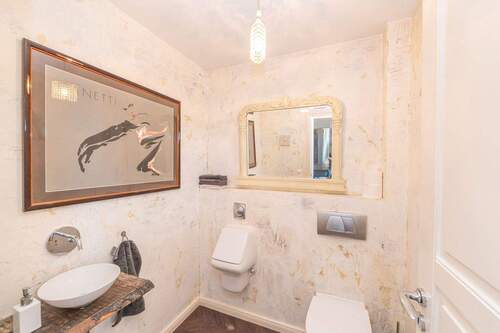 Gäste-WC - Einfamilienhaus mit 185,00 m&sup2; in Stade zum Kaufen