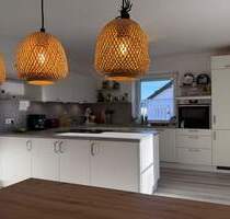 Exklusive, neuwertige 4 Zi. Wohnung mit Balkonterrasse, Doppelcarport, Keller, toller Aussicht uvm. - Bad Wörishofen