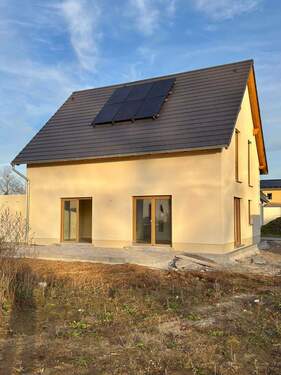 03 Ansicht.jpeg, zeigt Sonderausstattung - 5 Zimmer Mehrfamilienhaus, Wohnhaus zum Kaufen in Taucha