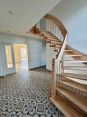 04 Diele EG.jpeg - 5 Zimmer Mehrfamilienhaus, Wohnhaus in Taucha