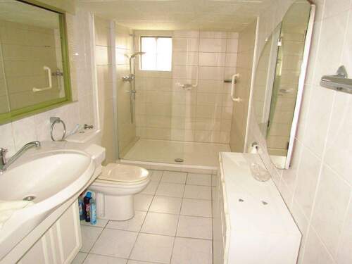 neues Bad zur EG-Wohnung im Keller - 