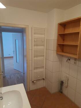 Bad mit Heizkörper - Etagenwohnung mit 60,50 m&sup2; in München zum Kaufen
