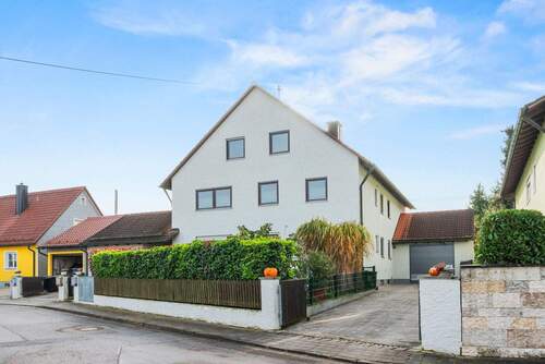 Ansicht Straßenseite - 3 Zimmer Etagenwohnung in Vierkirchen