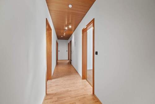 Flur - Etagenwohnung mit 78,00 m² in Vierkirchen zum Kaufen