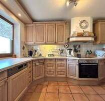 Wunderschöne DHH mit Fernblick - 325.000,00&nbsp;EUR Kaufpreis, ca.&nbsp; 123,60&nbsp;m&sup2;&nbsp;Wohnfl&auml;che in Altmannstein (PLZ: 93336)