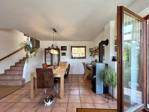 Essbereich mit Zugang Garten Ebene 1 - 4 Zimmer Doppelhaushälfte in Altmannstein