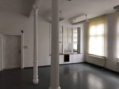 Büroräume - Attraktive Büro- und Logistikfläche im Zentrum von Eibau - sofort frei