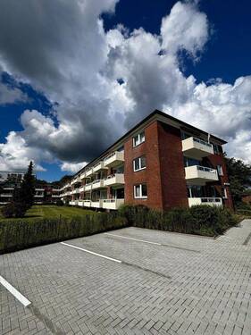 Aussenansicht Parkplatzseite - 