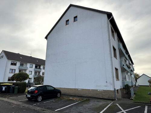 Hausansicht/Stellplatz - 