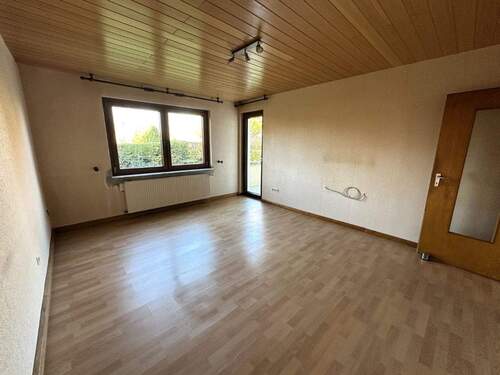 Wohnzimmer - 3 Zimmer Etagenwohnung zum Kaufen in Nordstemmen