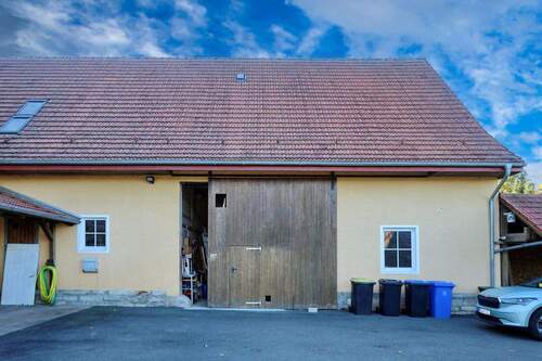 Stallung und Scheune - 6 Zimmer Bauernhaus, Landhaus in Lichtenau