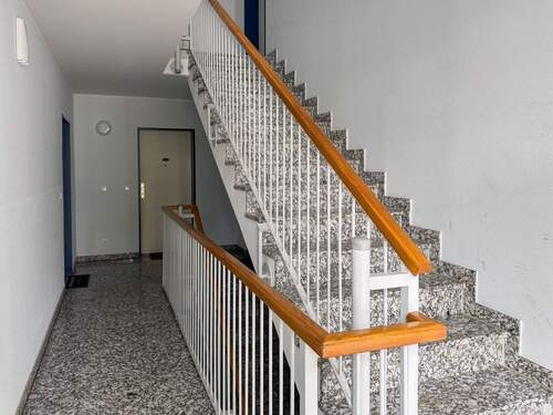 Treppenhaus - 1 Zimmer Etagenwohnung in Taucha