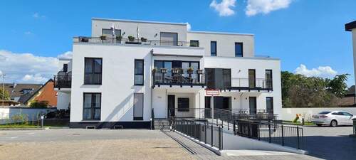 Hausansicht - Maklerfreie 2-Zimmer-Wohnung, 78 qm, in St. Augustin Menden