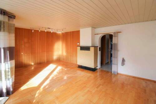 Wohnzimmer - 5 Zimmer Einfamilienhaus in Vöhringen