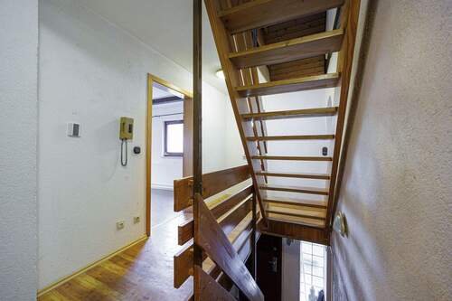 Treppenhaus - Einfamilienhaus mit 84,50 m&sup2; in Marbach am Neckar zum Kaufen