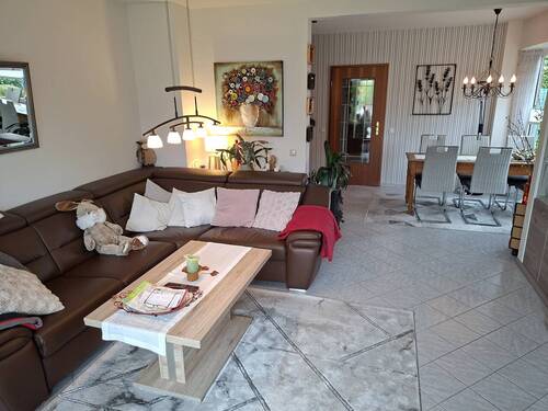 Wohn-/Esszimmer - 