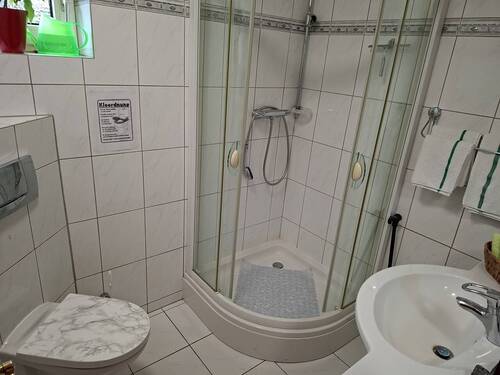 Badezimmer I - Doppelhaushälfte mit 100,00 m&sup2; in Neu Wulmstorf zum Kaufen