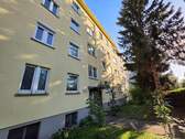 Hausansicht - 3 - Zimmerwohnung mit Garage in Bad Cannstatt nahe des Kurparks