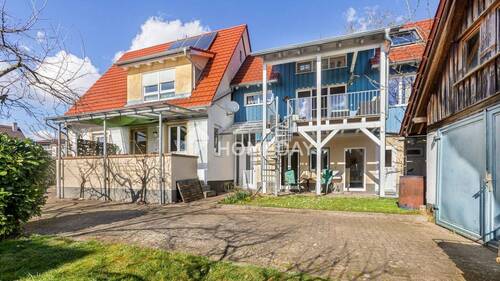 Außenansicht 3 - Raumwunder in der Südpfalz: Charmantes Einfamilienhaus mit Einliegerwohnung und Gartenidylle