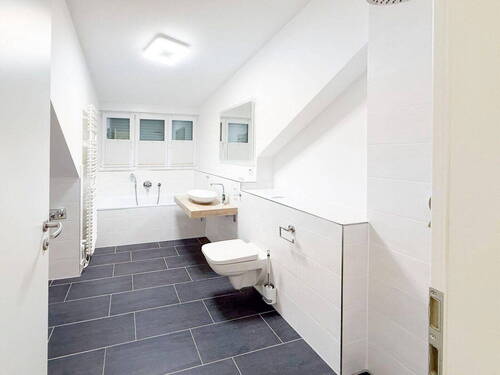 Bad - 4 Zimmer Etagenwohnung zum Kaufen in Höhenkirchen-Siegertsbrunn