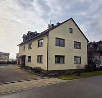 Großzügiges Ein-Zweifmailienhaus mit Garten in Titting-Petersbuch