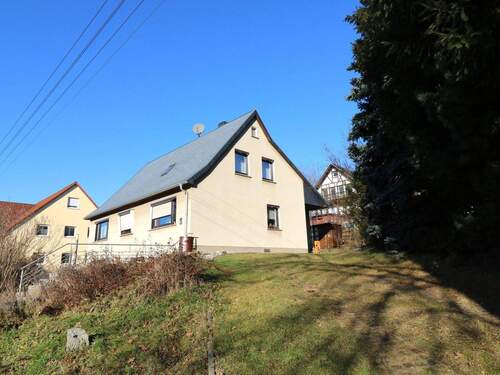 Gesamtansicht - 9 Zimmer Einfamilienhaus zum Kaufen in Crostau