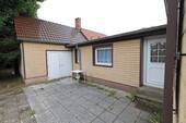 Anbau mit Nebengebäude - 