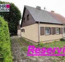 RESERVIERT!!! Kleine DHH mit grossem Tobegarten sucht kreative Handwerker - Eberswalde Finow