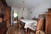 Wohnzimmer mit Ausgang zur Küche - 
