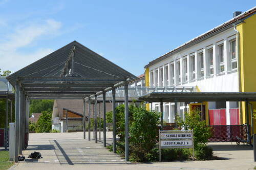 Grund- und Mittelschule - 