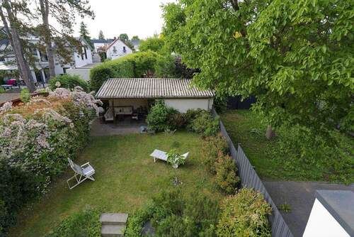 Massives Gartenhaus mit Strom - 