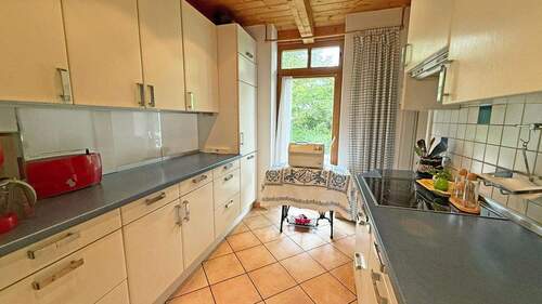 Küche - Hanggeschoss - Mehrfamilienhaus, Wohnhaus mit 199,00 m&sup2; in Reutlingen zum Kaufen