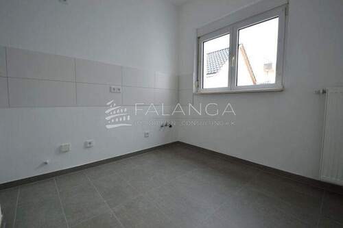 Helle Küche - 2 Zimmer Etagenwohnung in Wiesbaden-Schierstein