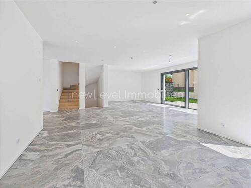 Wohnzimmer - 6 Zimmer Mehrfamilienhaus, Wohnhaus in Landsberg am Lech