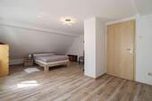 Schlafzimmer DG - 