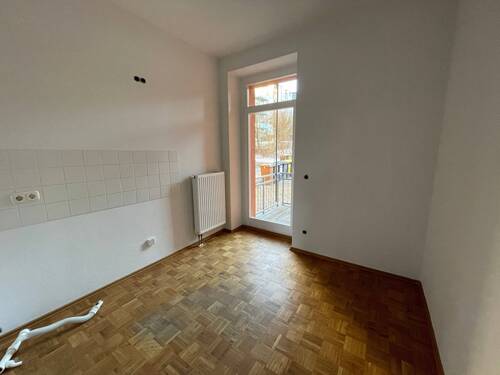 Küche mit Balkon.JPG - 