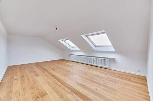 Wohnzimmer - 3 Zimmer Etagenwohnung zum Kaufen in Schwetzingen