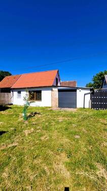 Gästehaus mit Garage, Rückseite - 