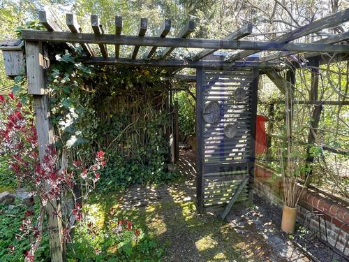 Carport auf dem Grundstück - 