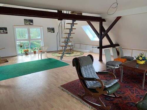 1. OG vorderes Haus - Knusperhäusschen mit idyllischen Gärten !