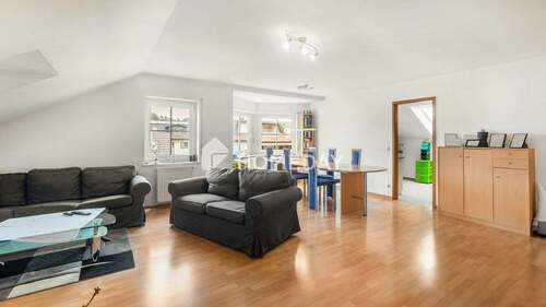 Wohnzimmer 2 - Sonnenbalkon, Raumgefühl, Ruhe - diese DG-Wohnung hat das gewisse Extra