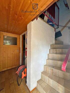Treppe zur Garage - 