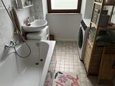 mit Badewanne, Waschmaschinenanschluss - 