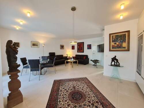 20250821_103831.jpg - 4 Zimmer Etagenwohnung in Mainz