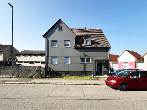 Gebäudenansicht - 6 Zimmer Mehrfamilienhaus, Wohnhaus in Spaichingen